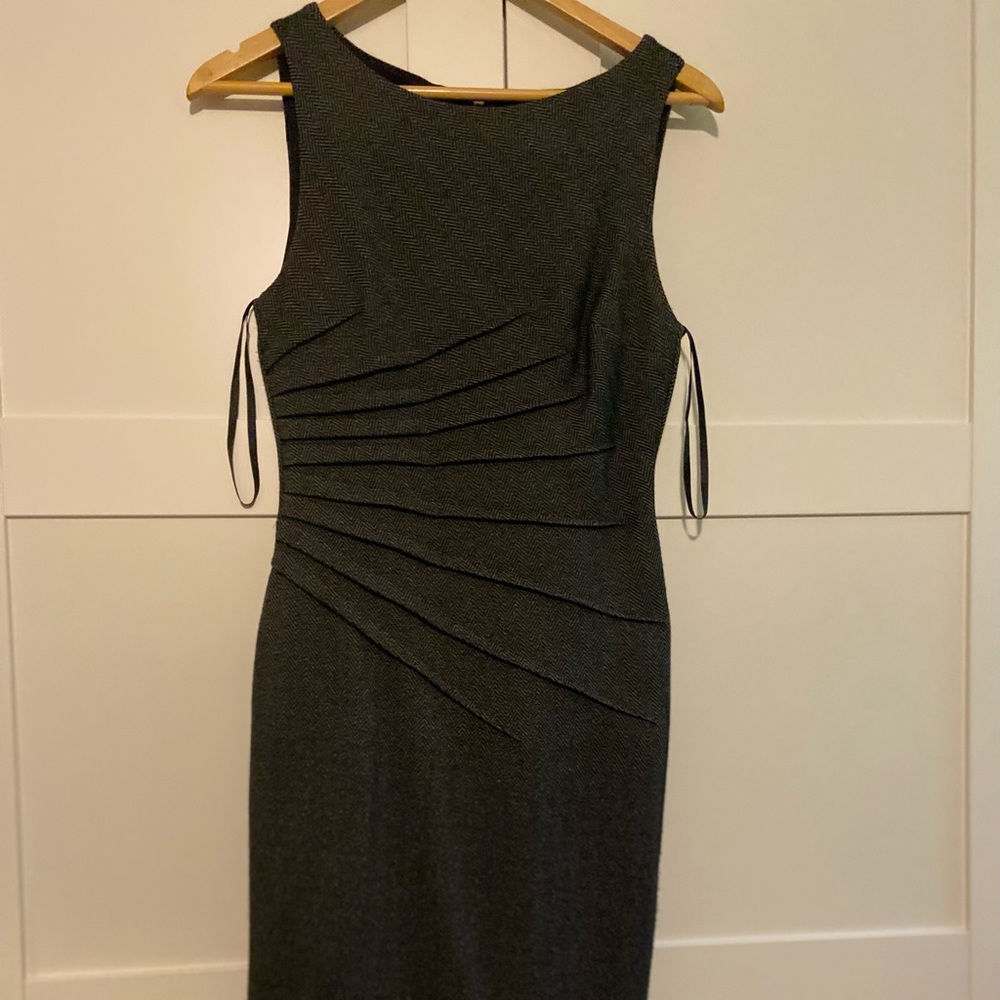 Le Chateau lined sheath dress size S